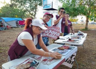 Adán Augusto López busca posicionar su imagen en Yucatán, al instalar mesas de propaganda en el parque Polígono 108, en Mérida.
