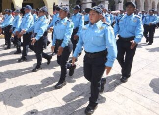 Mauricio Vila Dosal encabeza desfile del 16 de septiembre