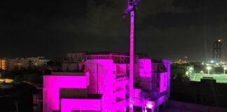 Foret Desarrollos ilumina Armorán Plaza con mensaje de equidad