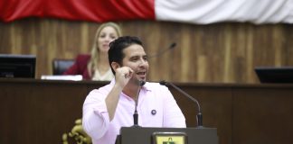 Javier Osante solicita licencia al Congreso de Yucatán.