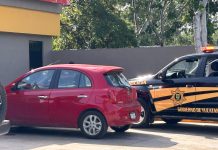 Conductor muere tras desvanecerse en San Antonio Hool.