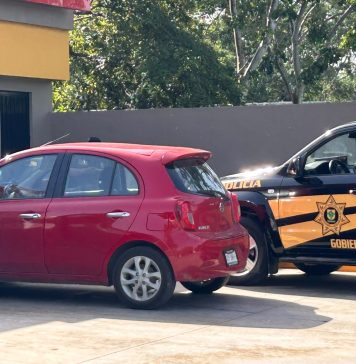 Conductor muere tras desvanecerse en San Antonio Hool.