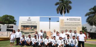 Réplica de la Estela 18 de Uxmal en Paseo de Montejo.