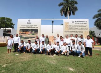 Réplica de la Estela 18 de Uxmal en Paseo de Montejo.