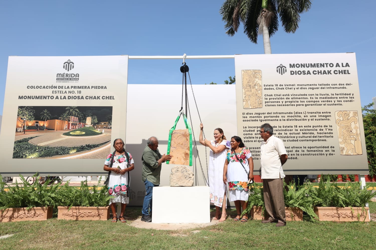 Réplica de la Estela 18 de Uxmal en Paseo de Montejo.