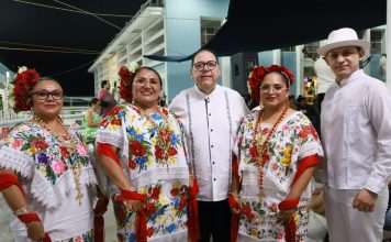 Mercado Lucas de Gálvez celebra su 139 aniversario en Mérida.